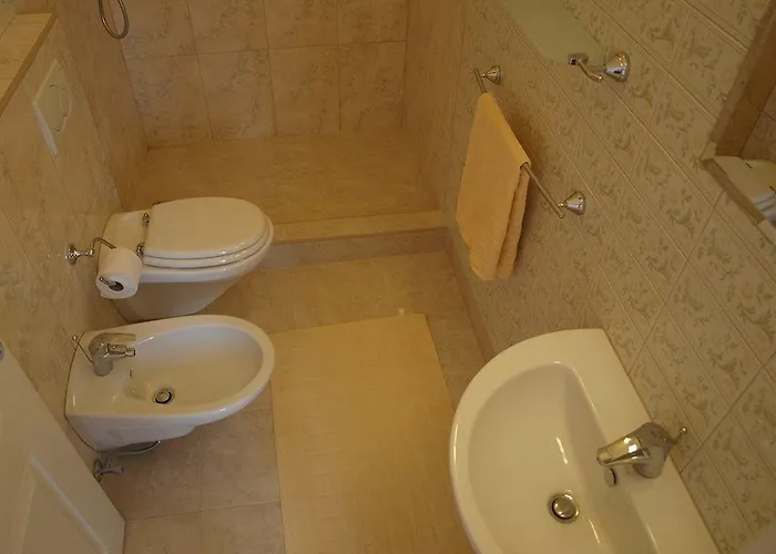 Pensión Libertas 3*