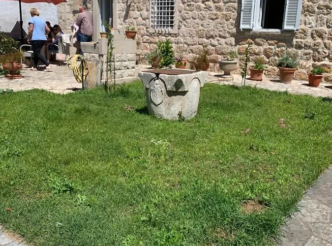 Pensión Libertas 3*