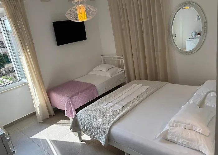 Libertas Pensión 3*